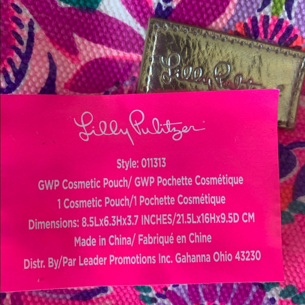 Lilly Pulitzer 2pc. Tote/Cosmetics case in "Resort White "Shes Too Fly" NWT - Picture 7 of 12